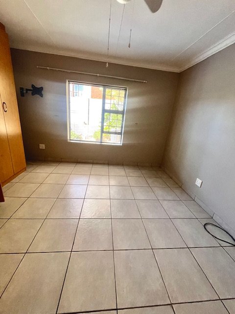 To Let 3 Bedroom Property for Rent in Reebok Western Cape